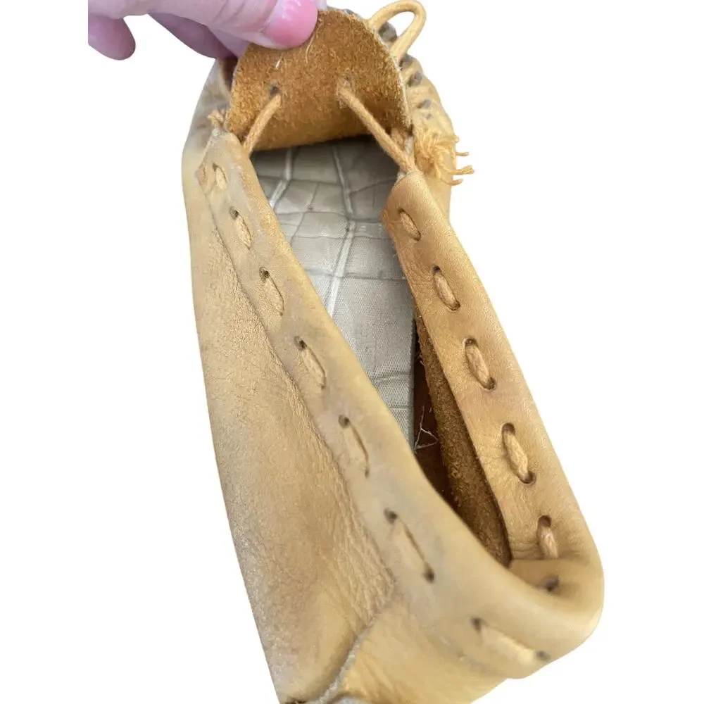 Vintage Handmade deer skin Moccasins Child/Toddler Leather 7.5” long very soft